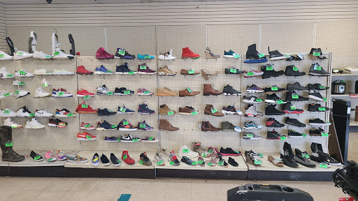 Pawn Shop «Value Pawn & Jewelry», reviews and photos, 1000 W Oakland Park Blvd, Wilton Manors, FL 33311, USA