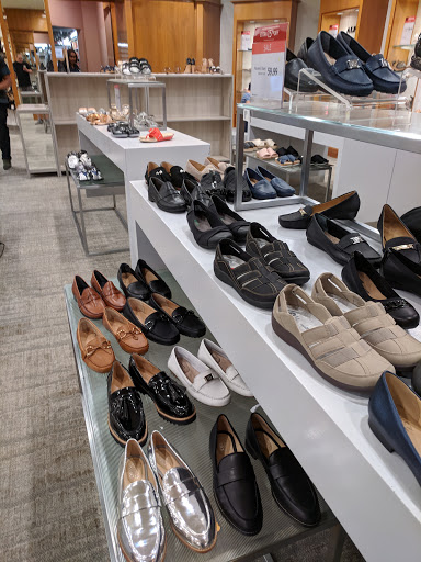 Tiendas para comprar zapatillas mujer Mineápolis