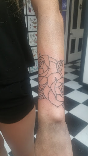 Tattoo Shop «Vertigo Tattoo & Body Piercing», reviews and photos, 7594 Shipyard Rd, Manns Harbor, NC 27953, USA