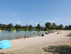 Foto von Plage du Lac De Romagnieu mit geräumige küstenlinie