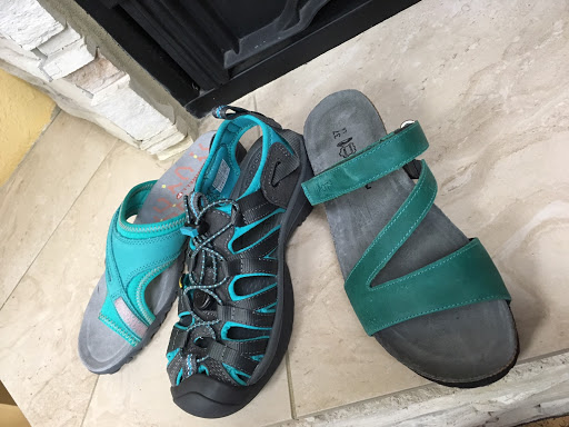 Shoe Store «Coastal Shoes», reviews and photos, 1317 NW U.S. 101, Lincoln City, OR 97367, USA