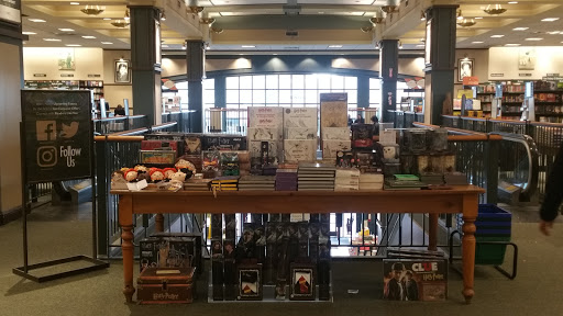 Book Store «Barnes & Noble», reviews and photos, 7881 Edinger Ave, Huntington Beach, CA 92647, USA