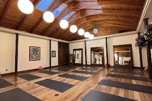 Centro Yoga Victoria image