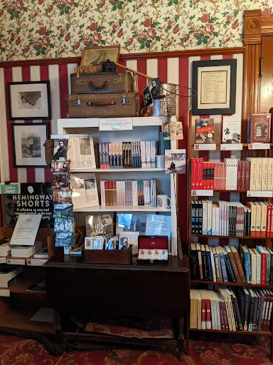 Tourist Attraction «Ernest Hemingway Birthplace», reviews and photos, 339 N Oak Park Ave, Oak Park, IL 60302, USA