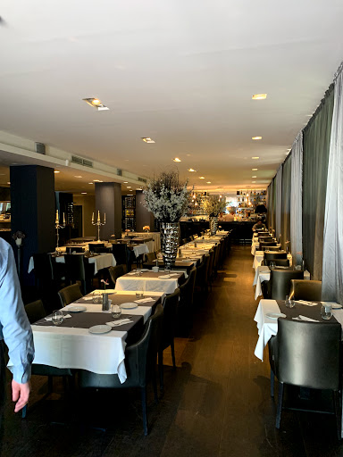 La Perle Noire Restaurant & Lounge
