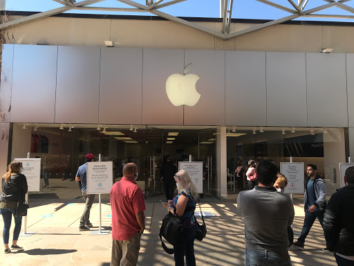 Computer Store «Apple La Cantera», reviews and photos, 15900 La Cantera Pkwy, San Antonio, TX 78256, USA