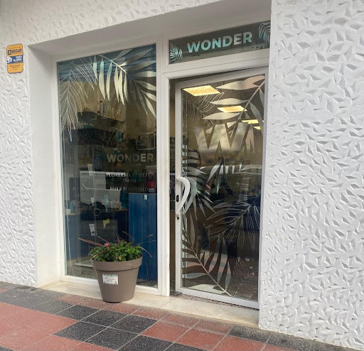 Peluquería y Estética Wonder en Almuñécar, Granada
