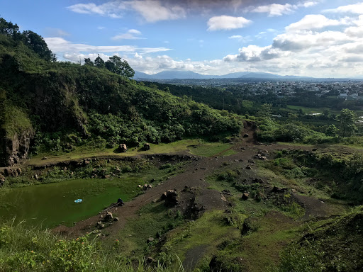 Núi Đá