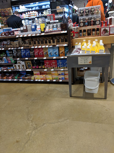 Supermarket «Foodcellar & Co.», reviews and photos, 43-18 Crescent St, Long Island City, NY 11101, USA