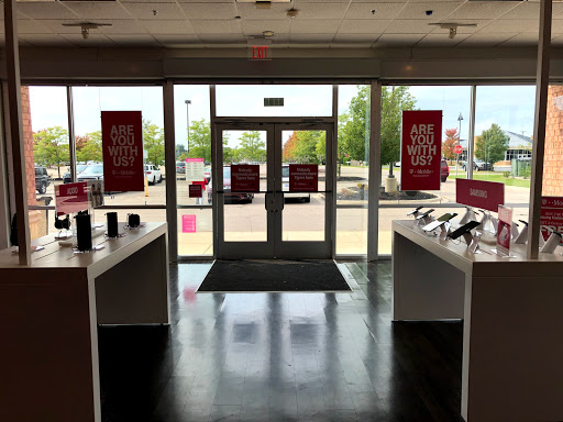 Cell Phone Store «T-Mobile», reviews and photos, 2474 Metro Pkwy, Sterling Heights, MI 48310, USA