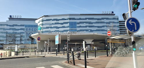BRED-Banque Populaire ouvert le jeudi à Paris