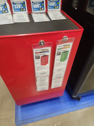 Hardware Store «Harbor Freight Tools», reviews and photos, 668 N. Riverside, Clarksville, TN 37040, USA