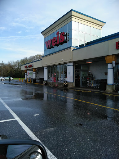 Shopping Mall «Manor Shopping Center», reviews and photos, 1234 Millersville Pike, Lancaster, PA 17603, USA