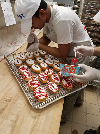 Donut Shop «Dough In The Box», reviews and photos, 3184 Austell Rd SW, Marietta, GA 30008, USA