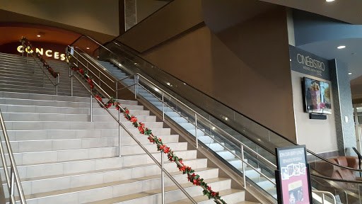 Movie Theater «Cobb Liberty Luxury 15 & Cinébistro», reviews and photos, 7514 Bales St, Liberty Township, OH 45069, USA