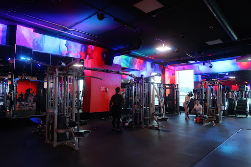 Health Club «USA FITNESS SUPER CENTER», reviews and photos, 13640 Foothill Blvd, Sylmar, CA 91342, USA