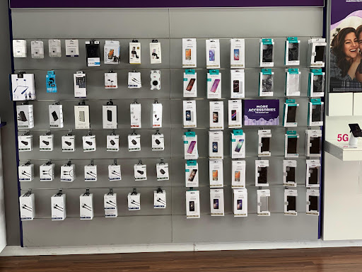 Cell Phone Store «MetroPCS Authorized Dealer», reviews and photos, 12915 Walsingham Rd, Largo, FL 33774, USA