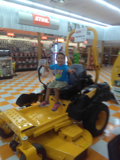 Department Store «Alton Farm & Home Supply», reviews and photos, 2600 Homer Adams Pkwy, Alton, IL 62002, USA