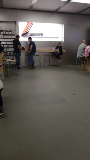 Computer Store «Apple Cherry Hill», reviews and photos, 2000 NJ-38, Cherry Hill, NJ 08002, USA