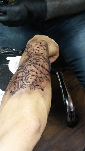 Tattoo Shop «Sink or Swim Tattoo», reviews and photos, 11100 Monroe Rd, Matthews, NC 28105, USA