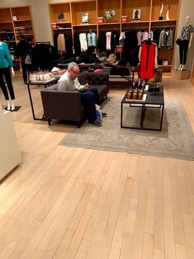 Clothing Store «J.Crew», reviews and photos, 4400 Sharon Rd #196, Charlotte, NC 28211, USA