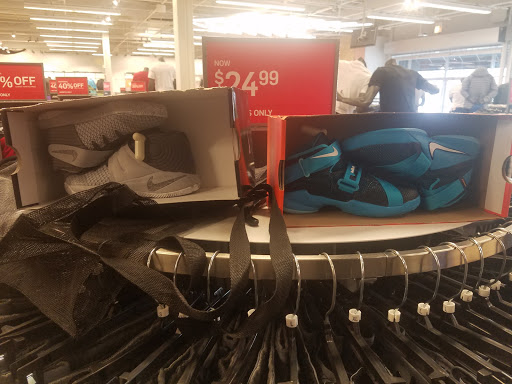 Sporting Goods Store «Nike Factory Store», reviews and photos, 8510 S Cottage Grove Ave, Chicago, IL 60619, USA