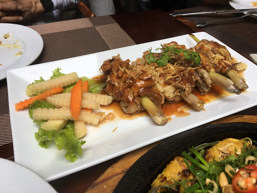 Restaurants with weekend menu in Hanoi
