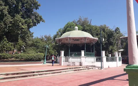 Zocalo Coyuca de Catalan image