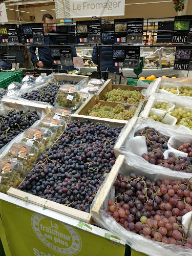 CARREFOUR MARKET à ST GEORGES DES GROSE