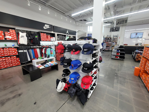 Shoe Store «WSS», reviews and photos, 460 San Fernando Mission Blvd, San Fernando, CA 91340, USA