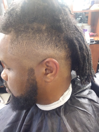 Beauty Salon «Dapper Cut Beauty Salon & Barber Shop», reviews and photos, 19666 NW 27th Ave, Miami Gardens, FL 33056, USA