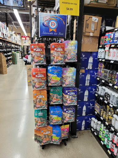 Liquor Store «Liquor Barn», reviews and photos, 287 E Dundee Rd, Wheeling, IL 60090, USA