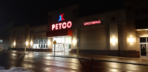 Pet Supply Store «Petco Animal Supplies», reviews and photos, 4401 Transit Rd #600, Williamsville, NY 14221, USA