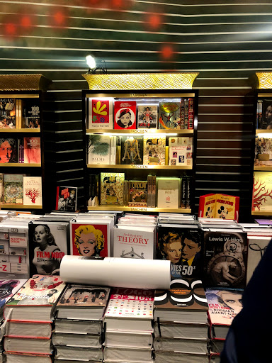 Book Store «TASCHEN Store Miami», reviews and photos, 1111 Lincoln Rd, Miami Beach, FL 33139, USA