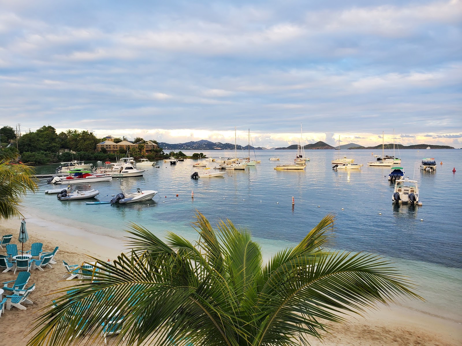Foto von Cruz Bay beach annehmlichkeitenbereich