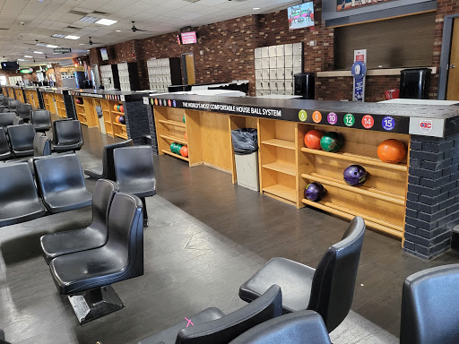 Bowling Alley «Crofton Bowling Centre», reviews and photos, 2115 Priest Bridge Dr, Crofton, MD 21114, USA