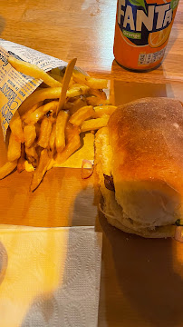 Plats et boissons du Restaurant de hamburgers Mangez et cassez-vous à Paris - n°19