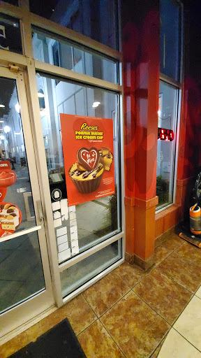 Ice Cream Shop «Cold Stone Creamery», reviews and photos, 9230 7th Ave, Norfolk, VA 23511, USA