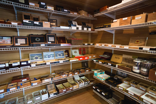 Liquor Store «11th Avenue Liquor», reviews and photos, 1040 SE Hawthorne Blvd, Portland, OR 97214, USA