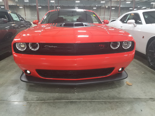 Jeep Dealer «Findlay Chrysler Jeep Dodge RAM INDOOR Dealership», reviews and photos, 25600 SW Parkway Center Dr, Wilsonville, OR 97070, USA