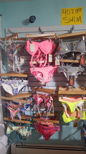 Liquor Store «The Cottage Island Market», reviews and photos, 14 Plum Island Turnpike, Newbury, MA 01951, USA