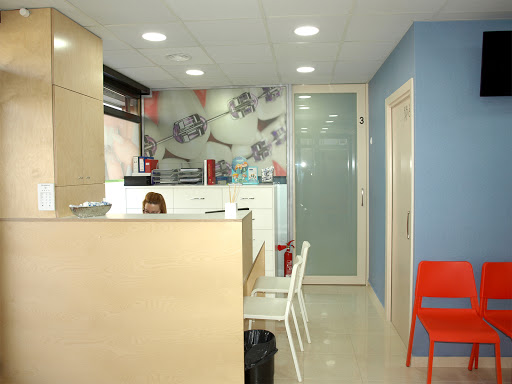 Clínica Dental Sant Martí (Gran Via de les Corts Catalanes) en Barcelona, Barcelona
