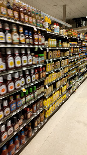 Grocery Store «Metro Market», reviews and photos, 1123 N Van Buren St, Milwaukee, WI 53202, USA