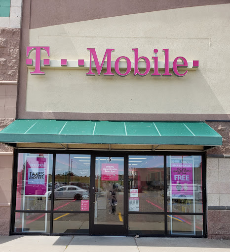 T-Mobile, 13635 Northdale Blvd STE 5, Rogers, MN 55374, USA, 