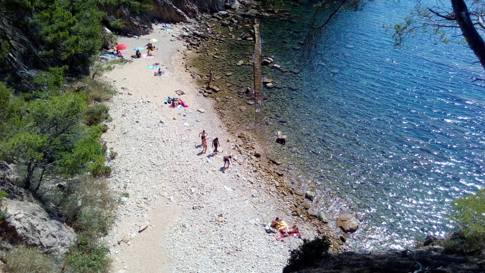Giveroleta海滩的照片 带有小海湾