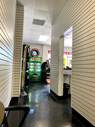 Tire Shop «Tires Plus», reviews and photos, 15907 Pines Blvd, Pembroke Pines, FL 33027, USA