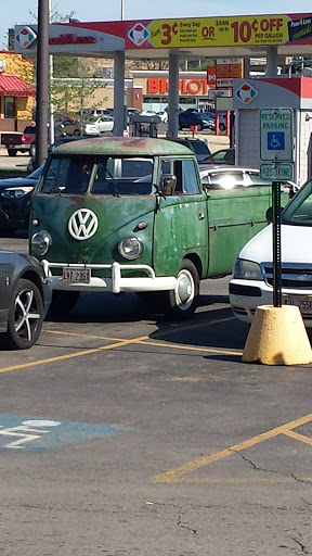 Shopping Mall «Hillcrest Shopping Center», reviews and photos, 1701 N Larkin Ave, Crest Hill, IL 60403, USA