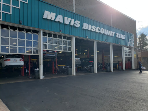 Tire Shop «Mavis Discount Tire», reviews and photos, 186 N Bedford Rd, Mt Kisco, NY 10549, USA