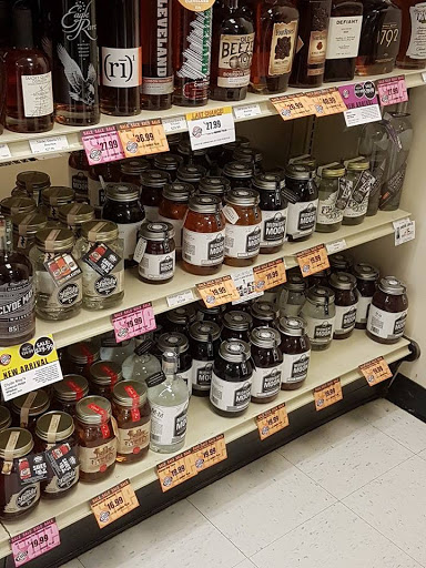 State Liquor Store «NH Liquor & Wine Outlet», reviews and photos, 234 White Mountain Hwy, Conway, NH 03818, USA