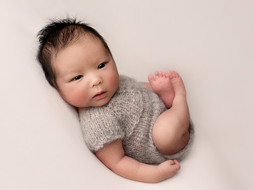Photography Bebe Newborn Photography in Calgary (AB) | CanaGuide